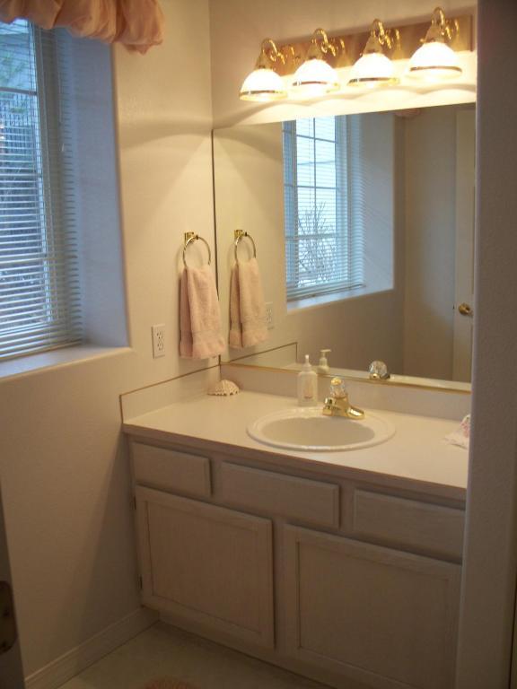 River Cove Elegant Waterfront Bed & Breakfast Post Falls Room photo