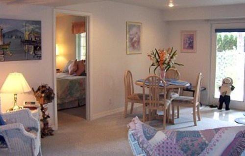 River Cove Elegant Waterfront Bed & Breakfast Post Falls Exterior photo